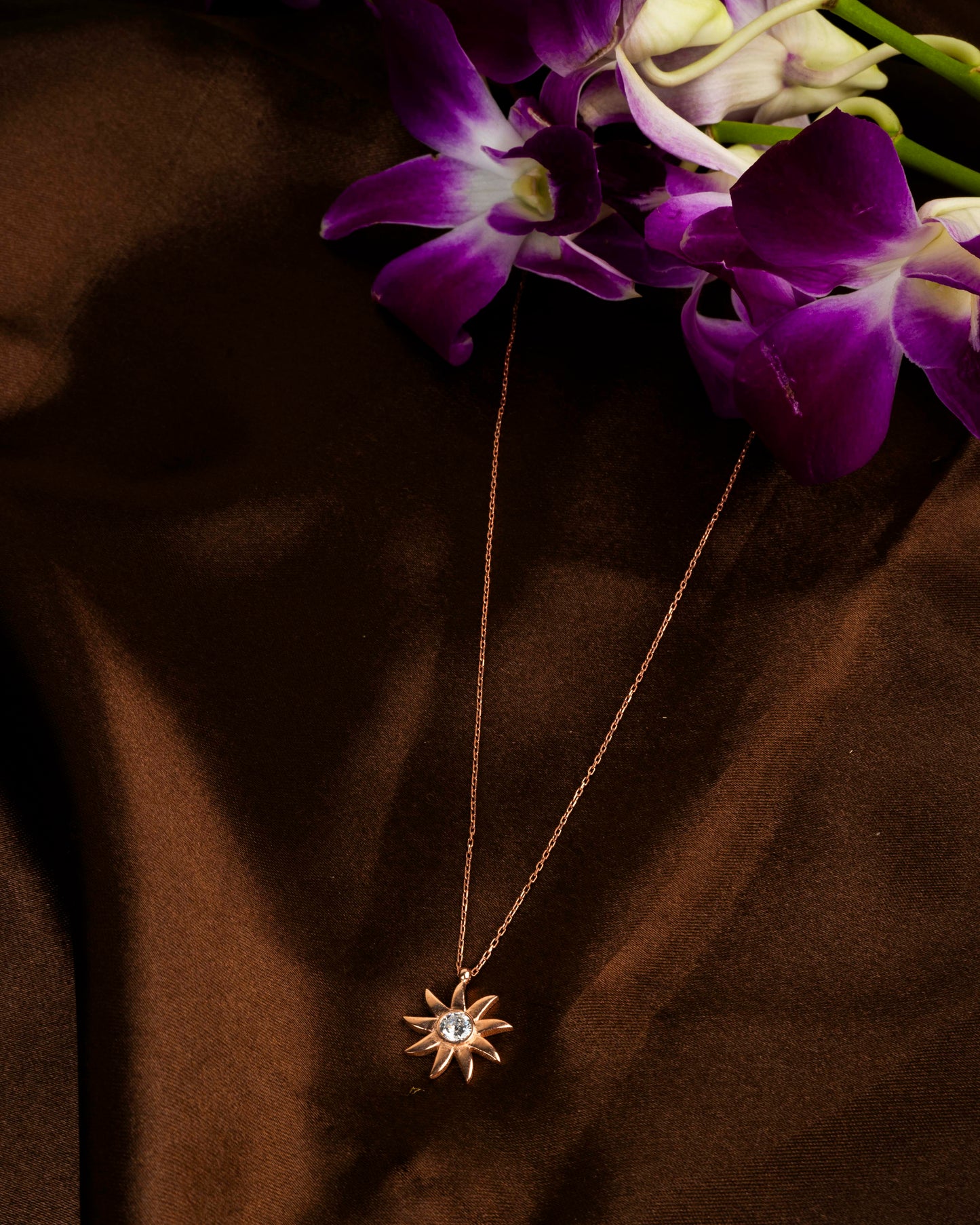 FLOWER PENDANT CHAIN