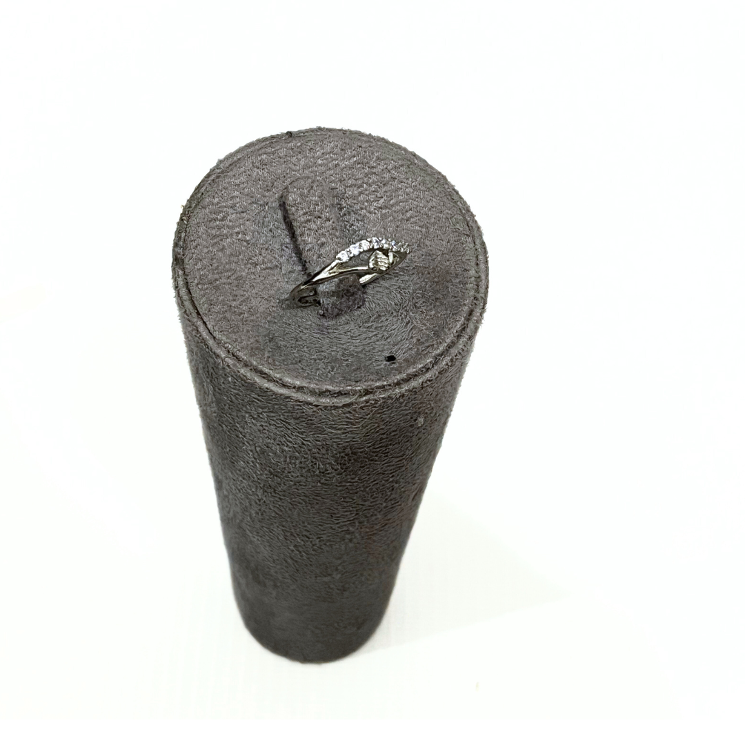 WOMENS RING