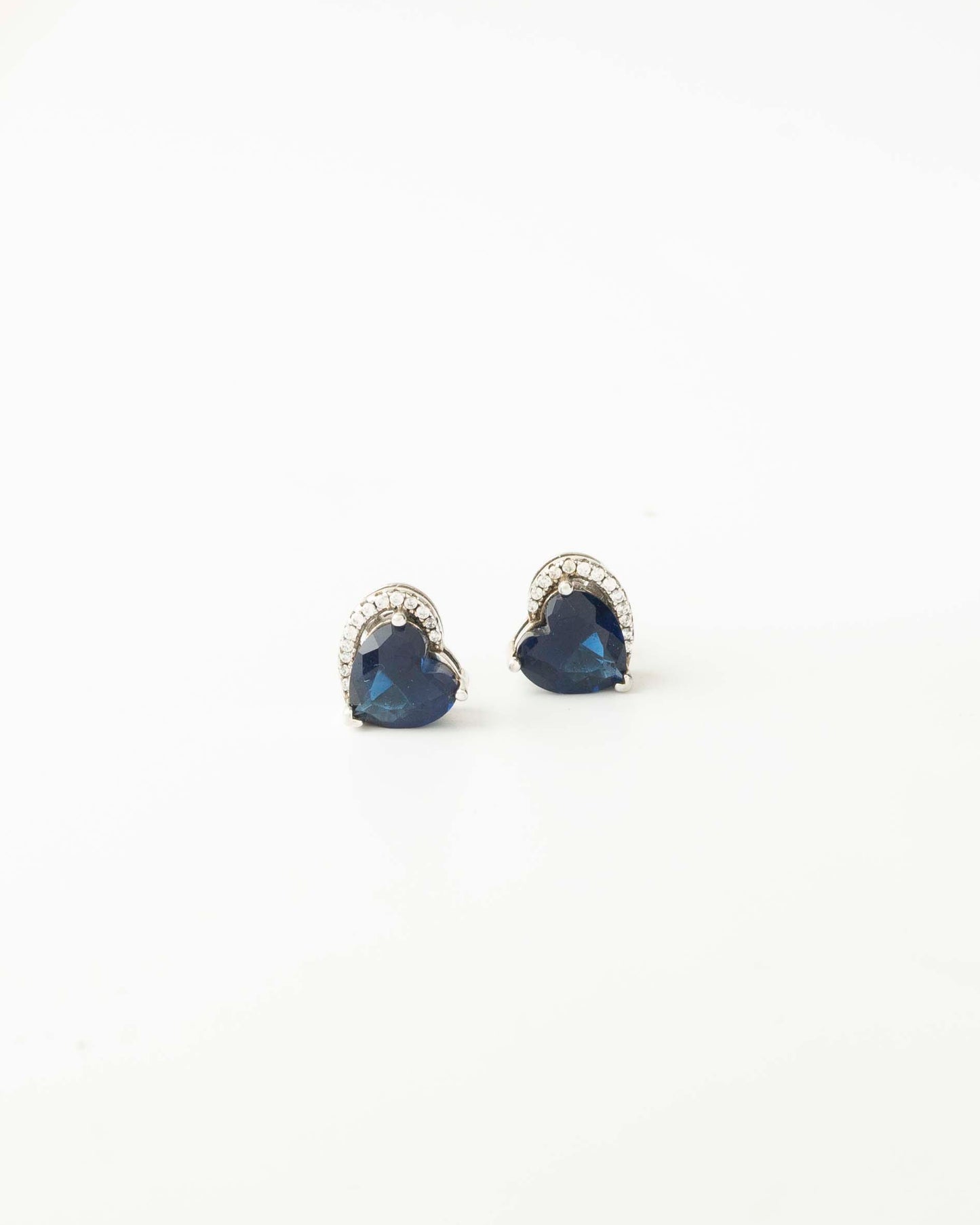 BLUE STONE HEART STUD EARRINGS