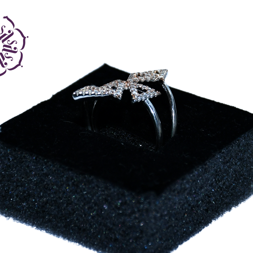 WOMENS RING