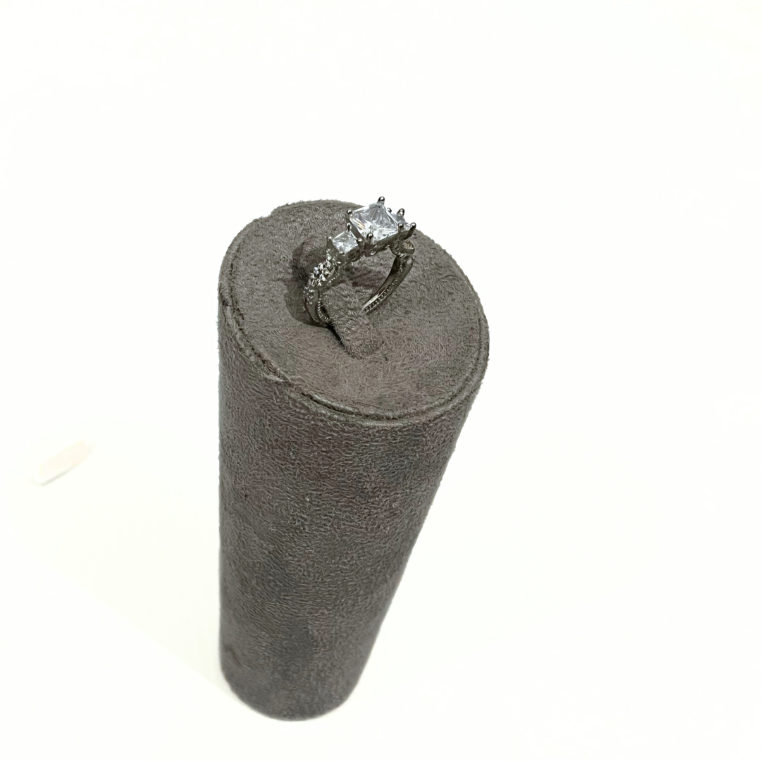 WOMENS RING