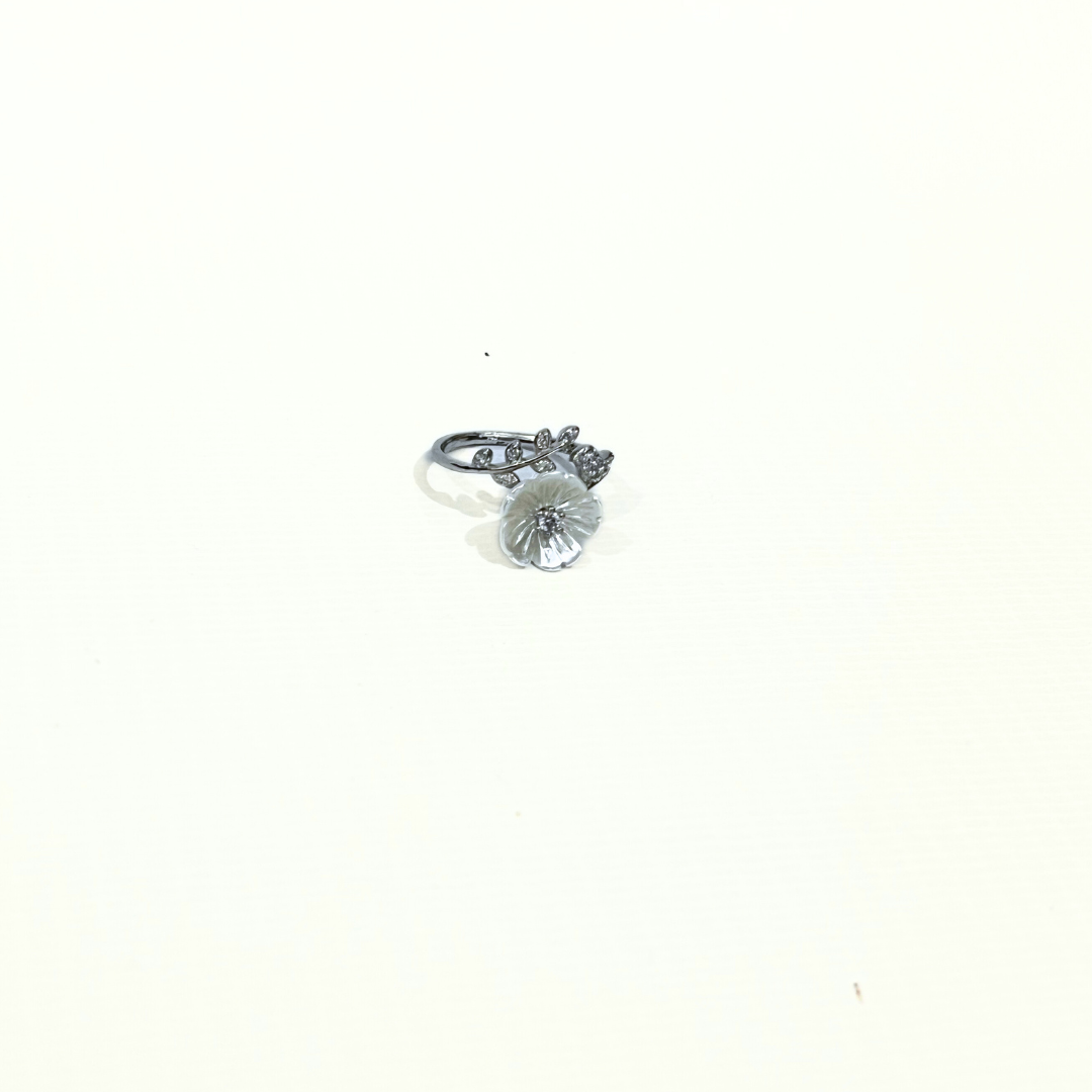 WOMENS RING