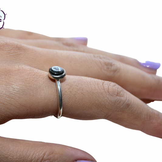 WOMENS RING