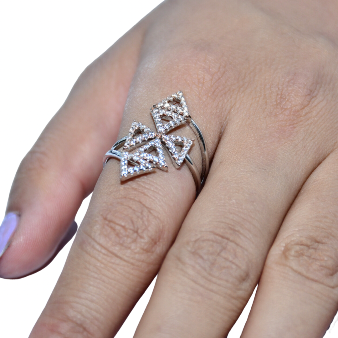 WOMENS RING