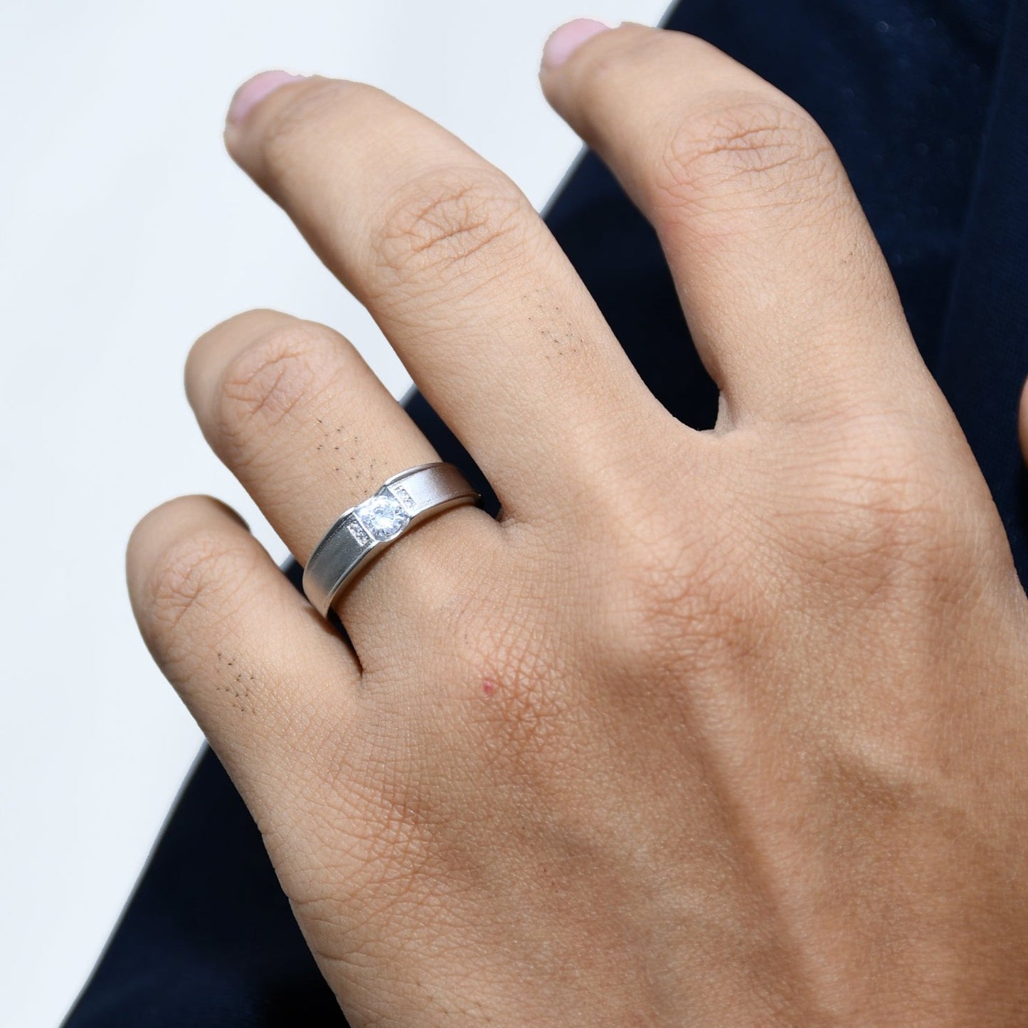 SINGLE ZIRCON MEN'S RING