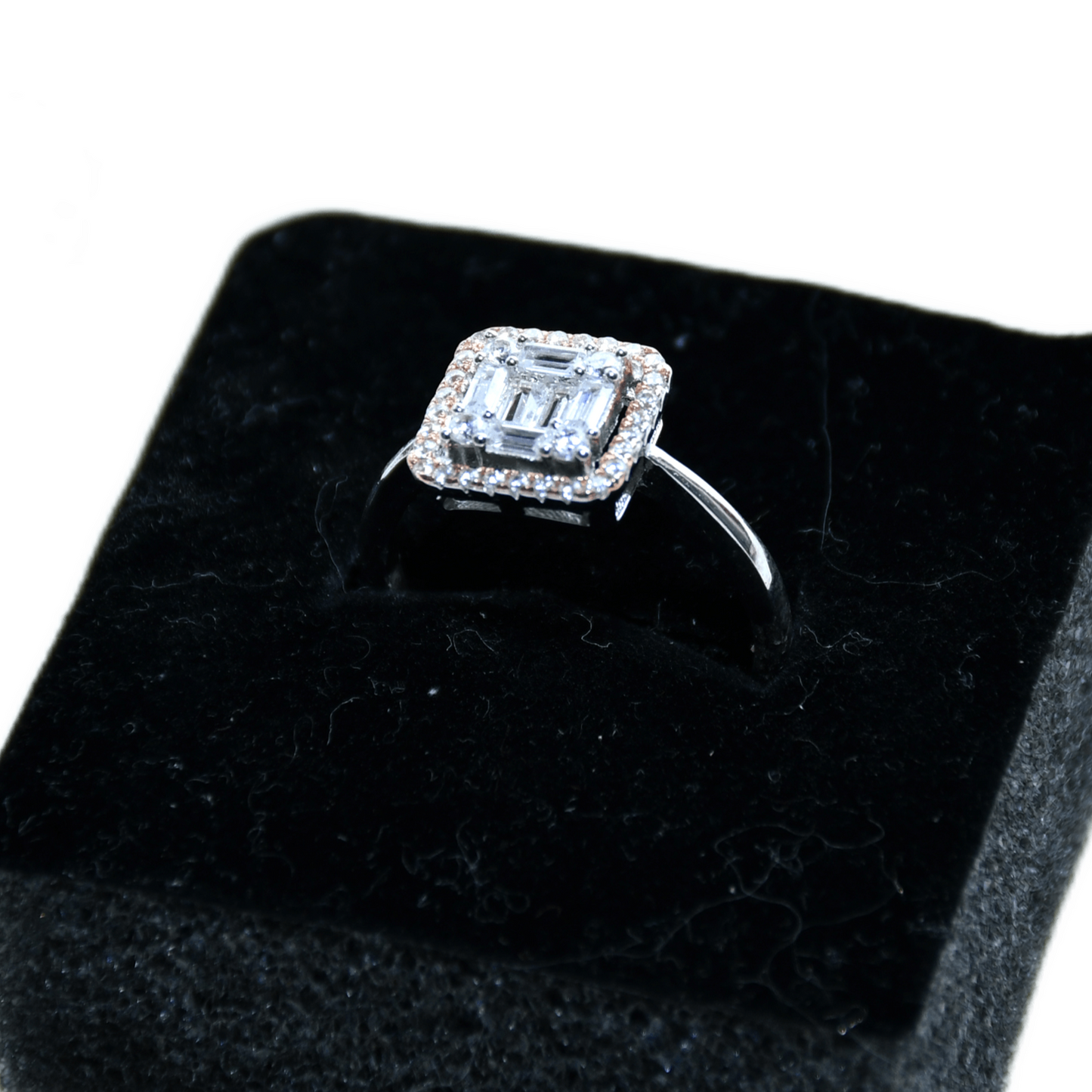 WOMEN RING