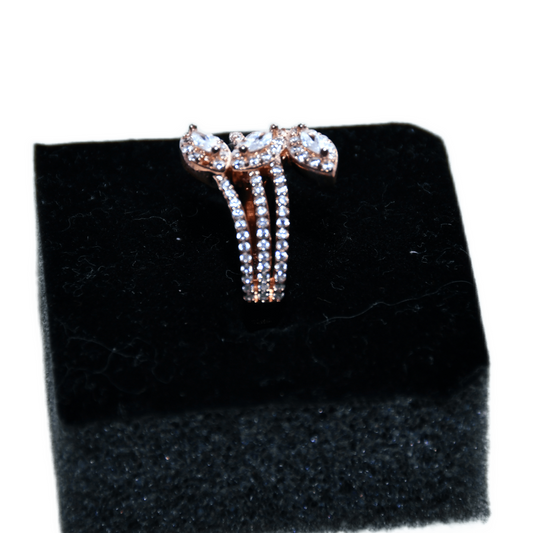 STUDDED WOMEN'S RING