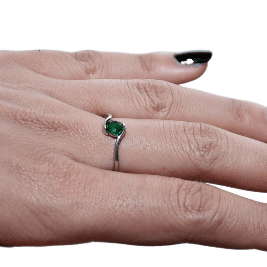 PLAIN GREEN STONE WOMEN'S RING