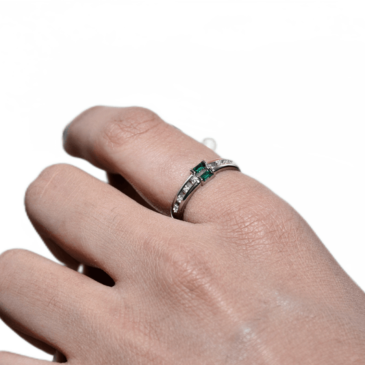GREEN STUDDED WOMEN'S RING